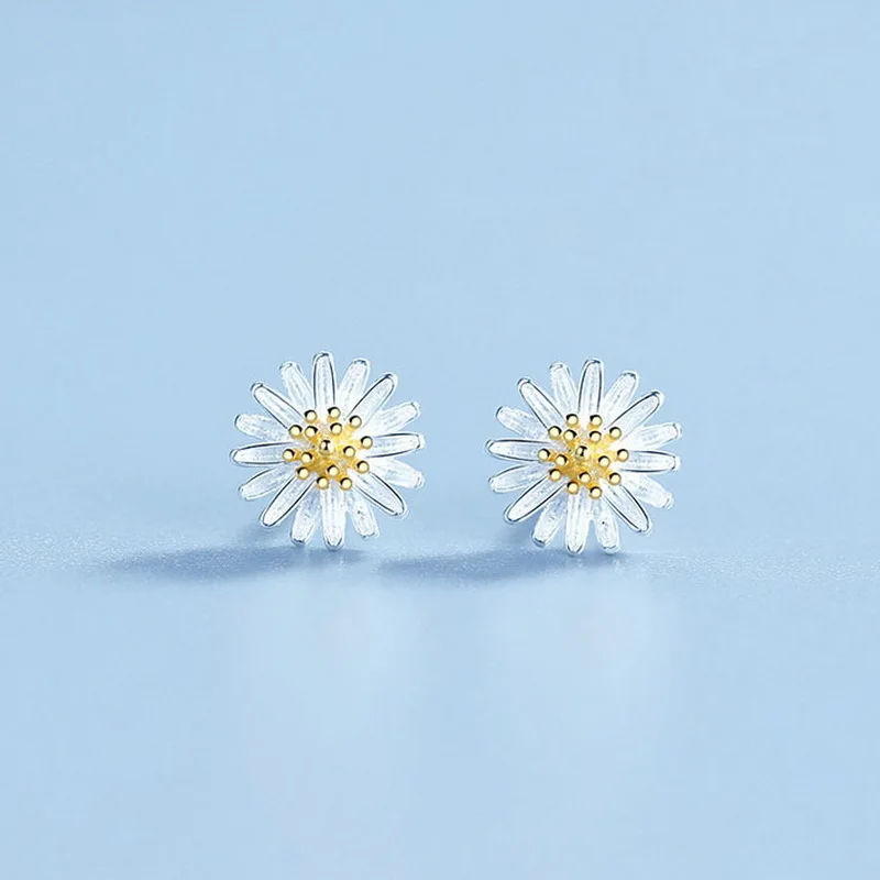 

Elegant Cute Daisy Earrings New Fashion Flower Stud Earrings for Women Gift Simple Style Sunflower Statement Jewelry Gift