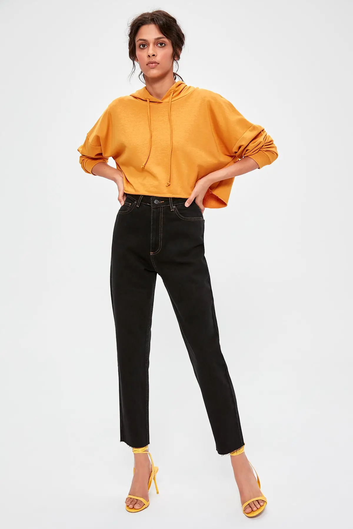 Trendyol/черные контрастные джинсы для мам TWOAW20JE0238