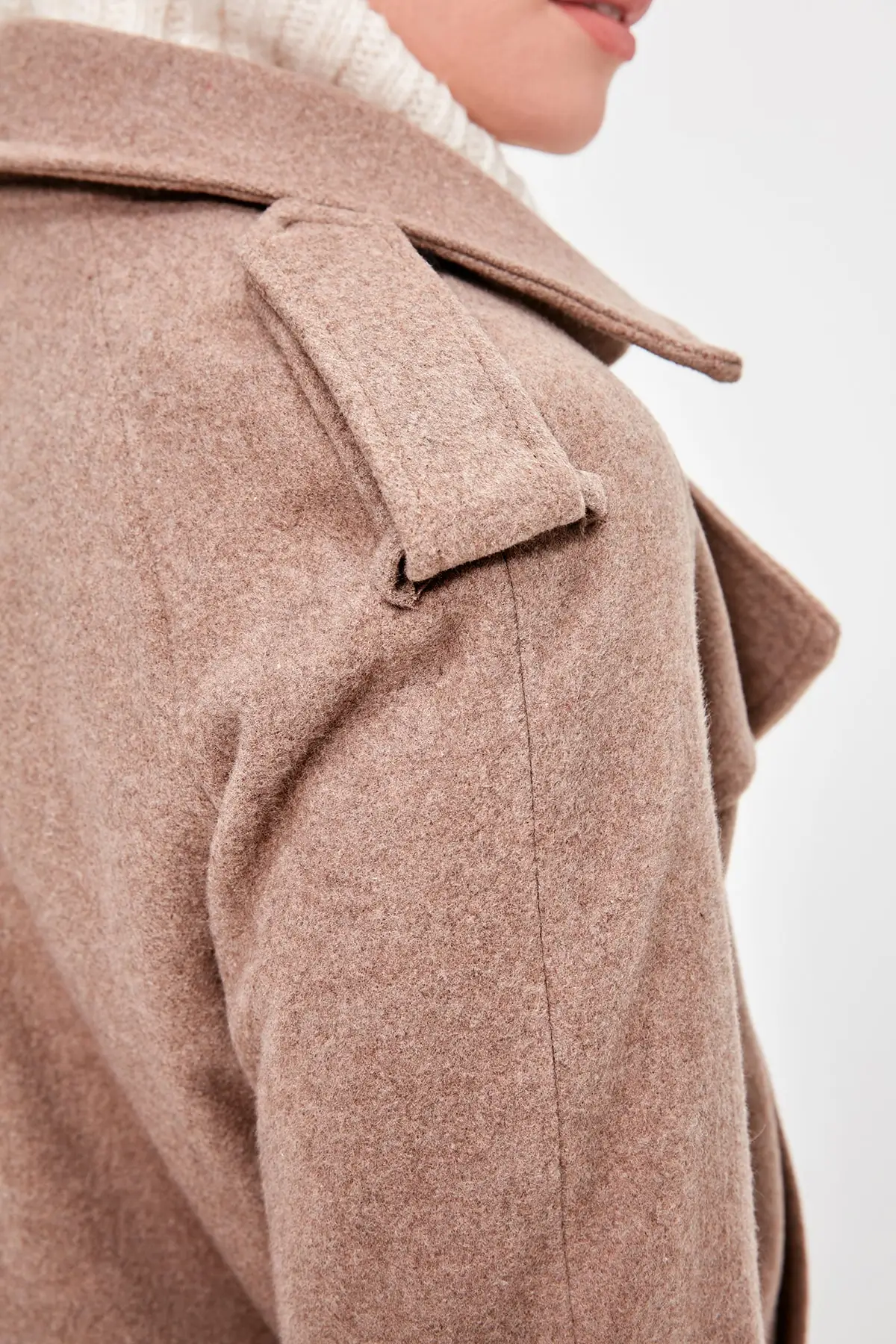 Trendyol норковая Epaulette детальная Передняя Кнопка штамп пальто TWOAW20KB0026