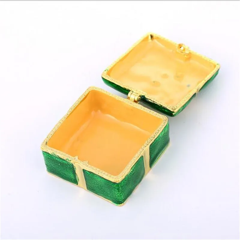 

Green Gift Box Trinket Jewelry Box Ring Holder Figurines Collectible Gift Home Ornaments Drop Shipping
