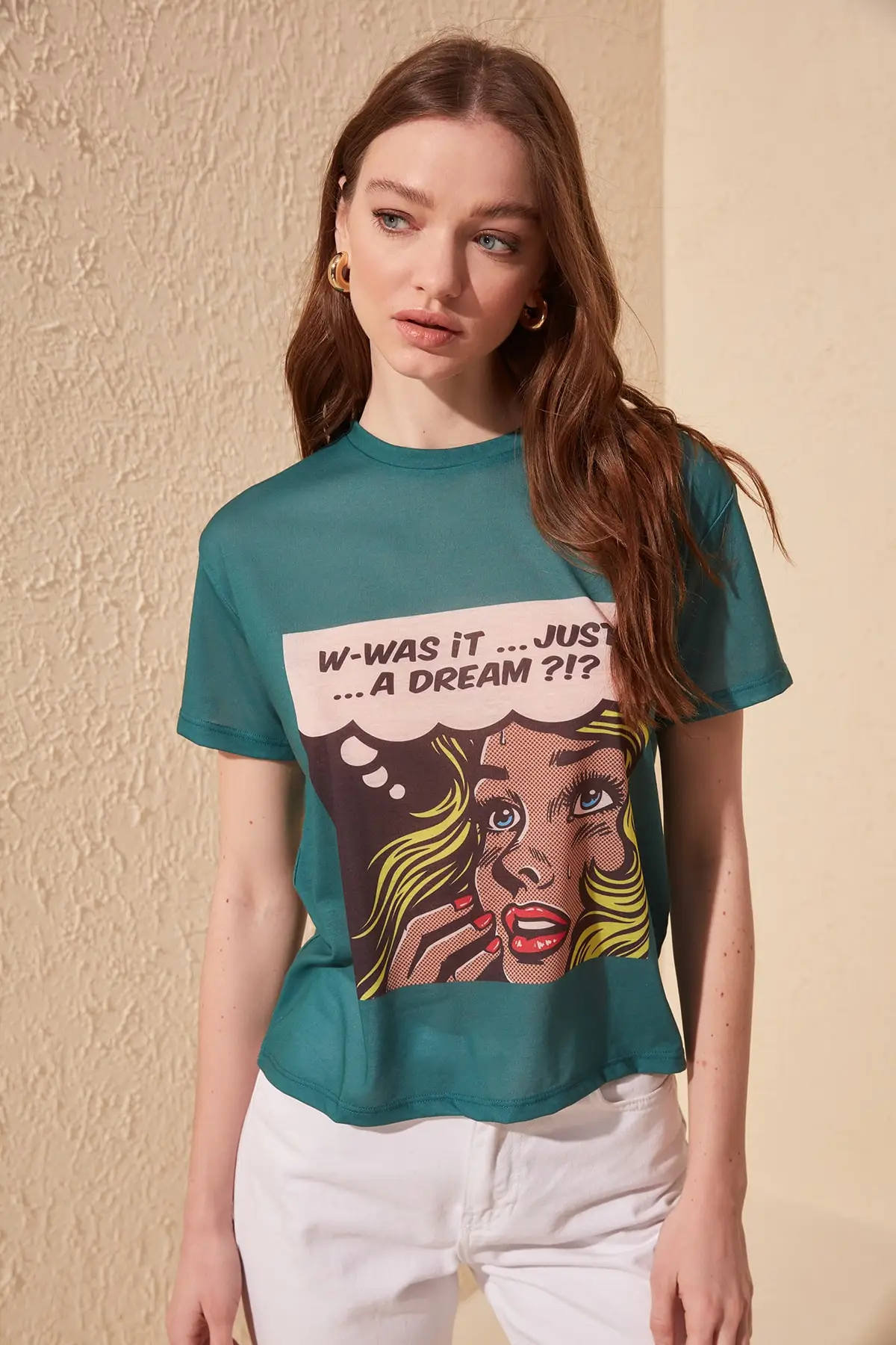 Зеленая трикотажная футболка с принтом Trendyol TWOSS19VG0125|Футболки| |