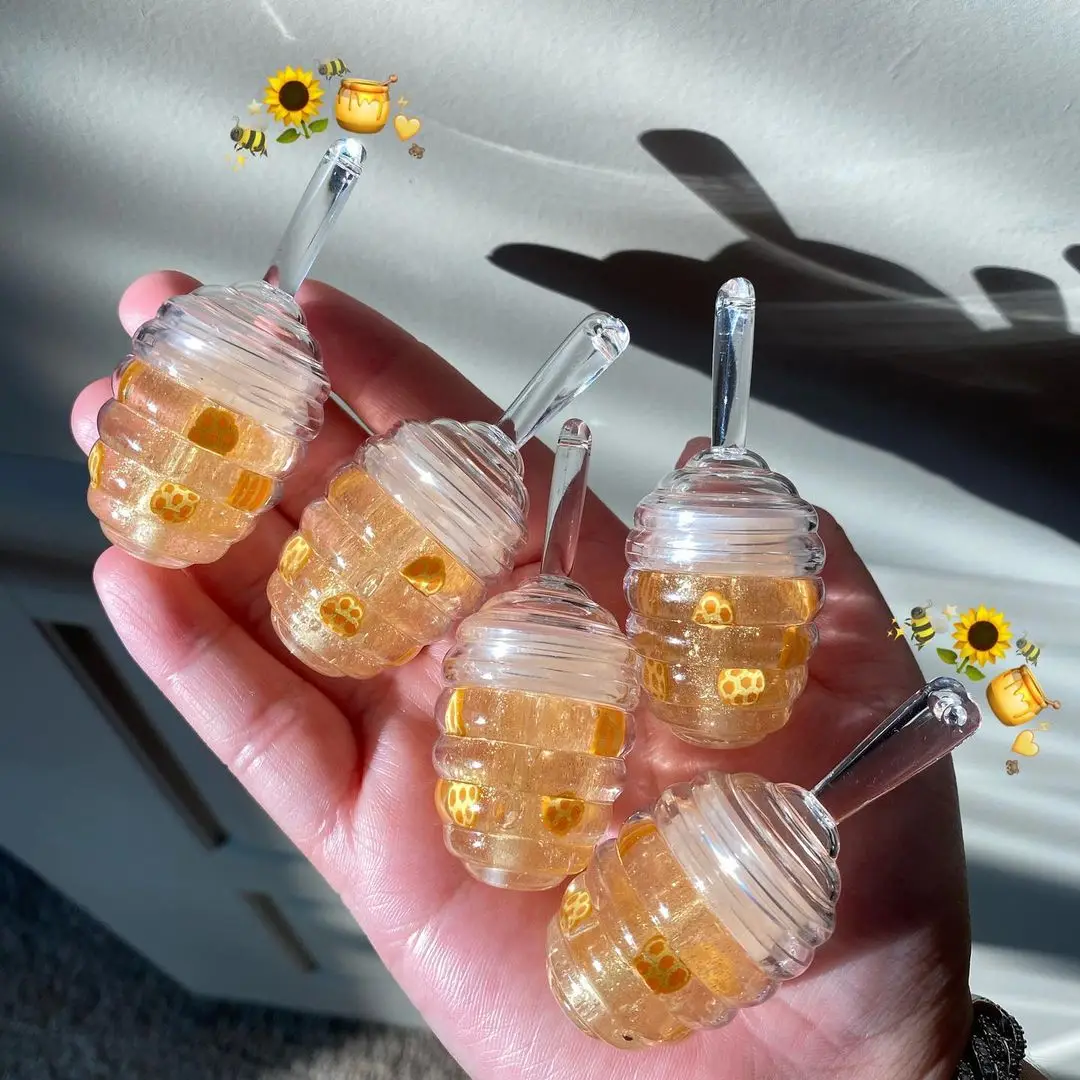 2022 Hot Sale Sweet Honeycomb Make your own Lipgloss Cosmetics Vendor Vegan Kids Glossy Butterfly Glitter Lip Gloss Sets