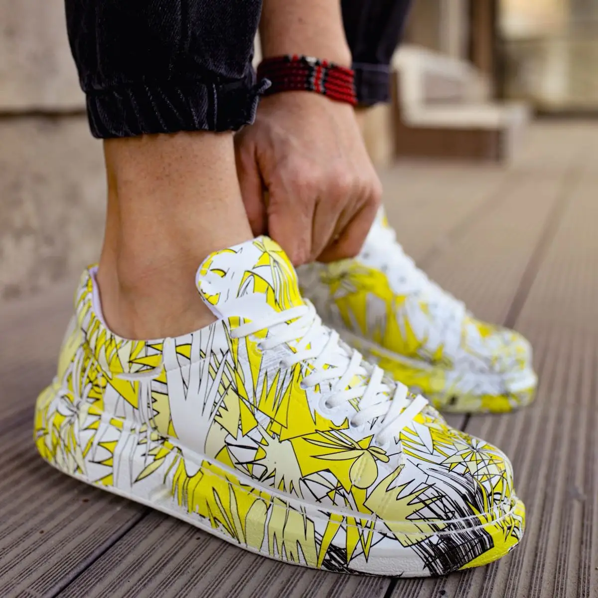 

Men & Women Shoes Sneakers Multicolor Print Artificial Leather Unisex Lace Up Graffiti Pattern Skateboard Orthopedic Couples Lov