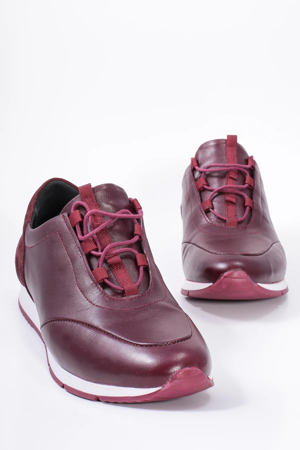 

Burgundy Color Lace-Up Sneaker