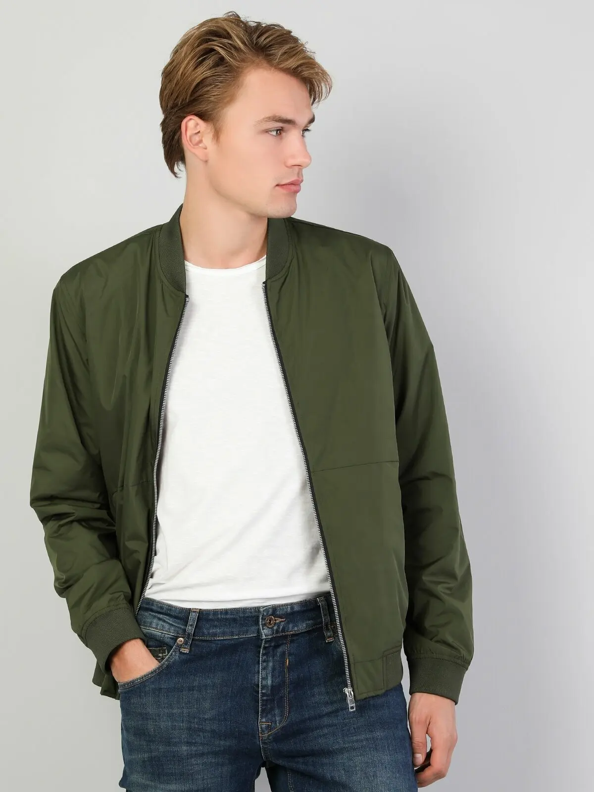 

Men Jackets CL1047911