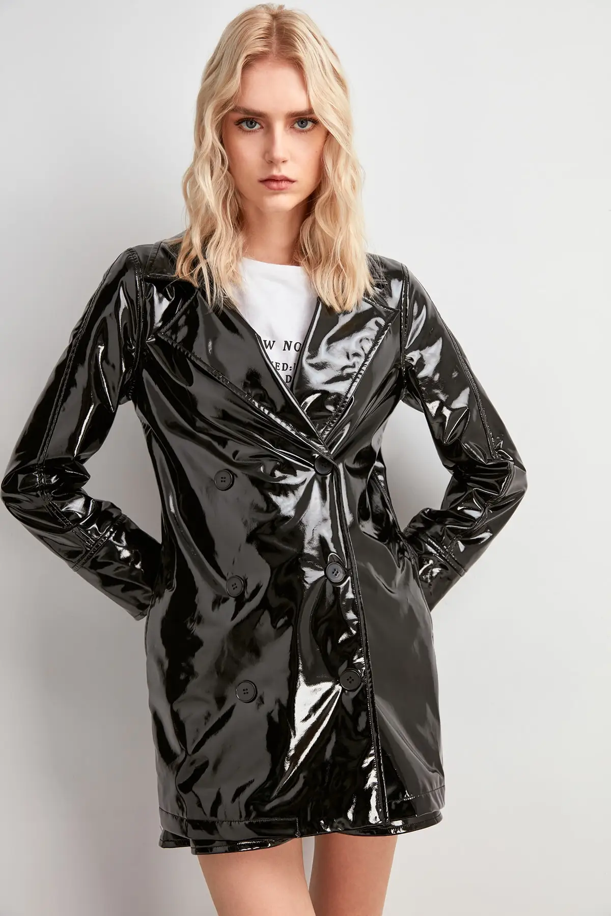 Trendyol яркий из лакированной кожи Искусственная кожа Тренч TWOAW20TR0026|Женские плащи и