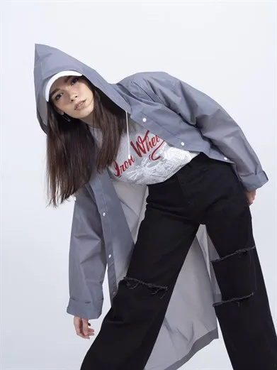

New Women's Trend Hooded Raincoat