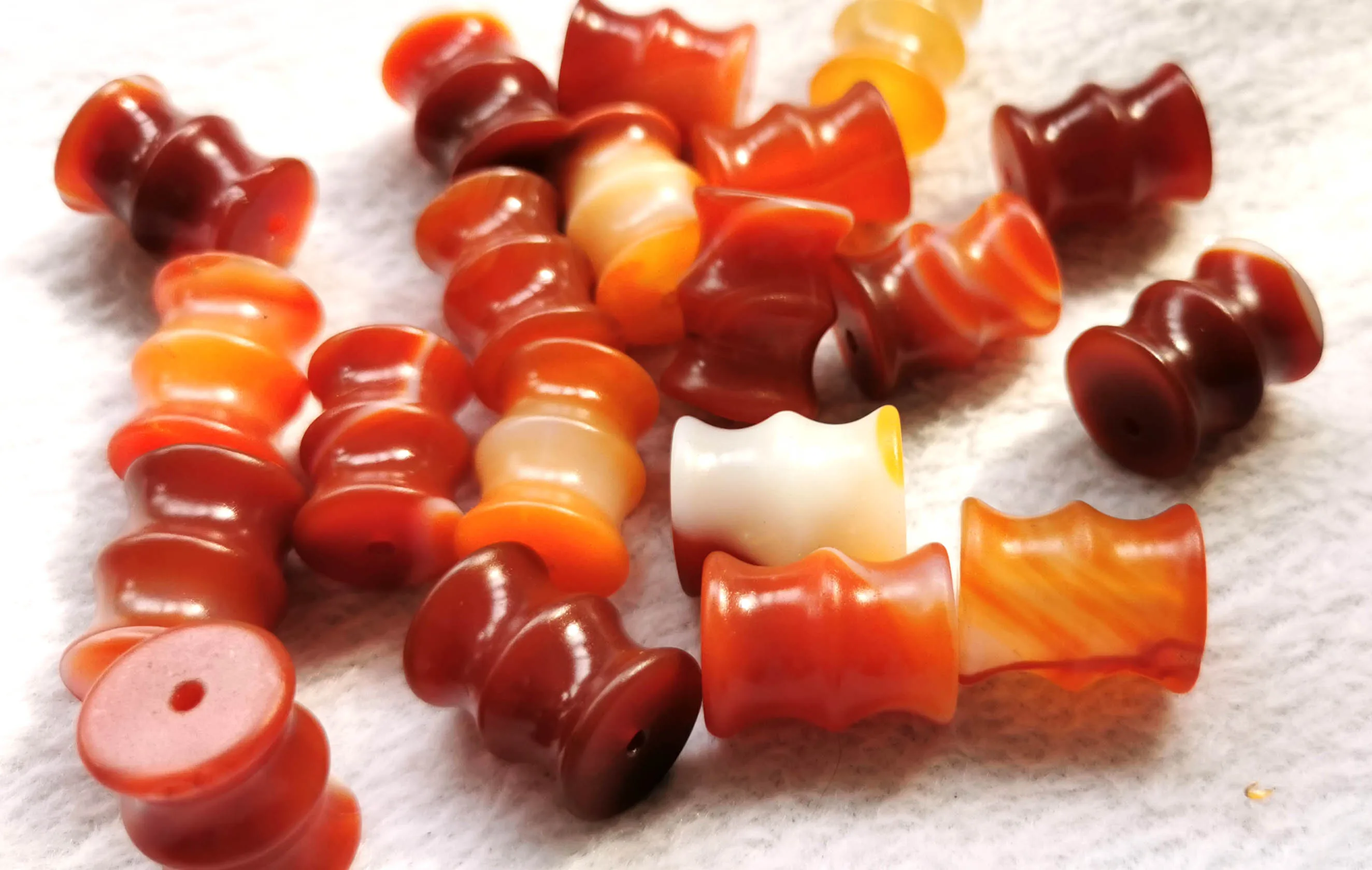 

20pcs Matte Red Agate Beads ~ 18x20mm slice onyx Drum focal - Jewelry Making Supplies - RICE Barrel Beads - Rustic Brown Tribal