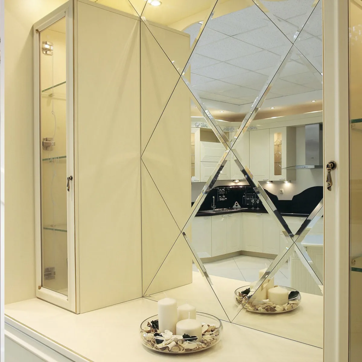 Панно 85х127 5 см из зеркальной плитки 30х30 с фацетом 10 мм |