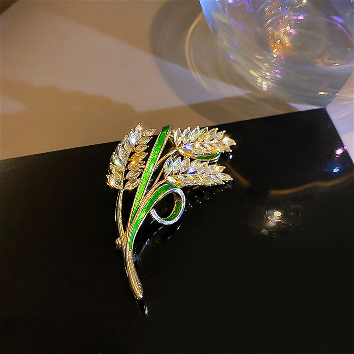 

Elegant Women Rhinestone Wheat Enamel Brooch Pins Crystal Wheat Plant Brooch Badge Collar Pin Fashion Ladies Clothes Accessories