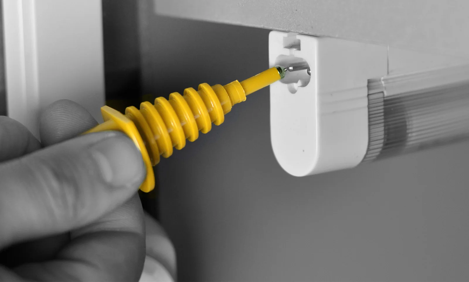 Зонд острый с разъемом банан желтый Sonel (щуп для мультиметра 4 мм до 1000 Вольт