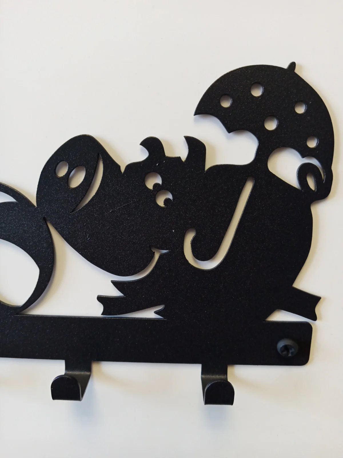 Ключница настенная металлическая &quotСвинки&quot вешалка крючки 4 держатель для