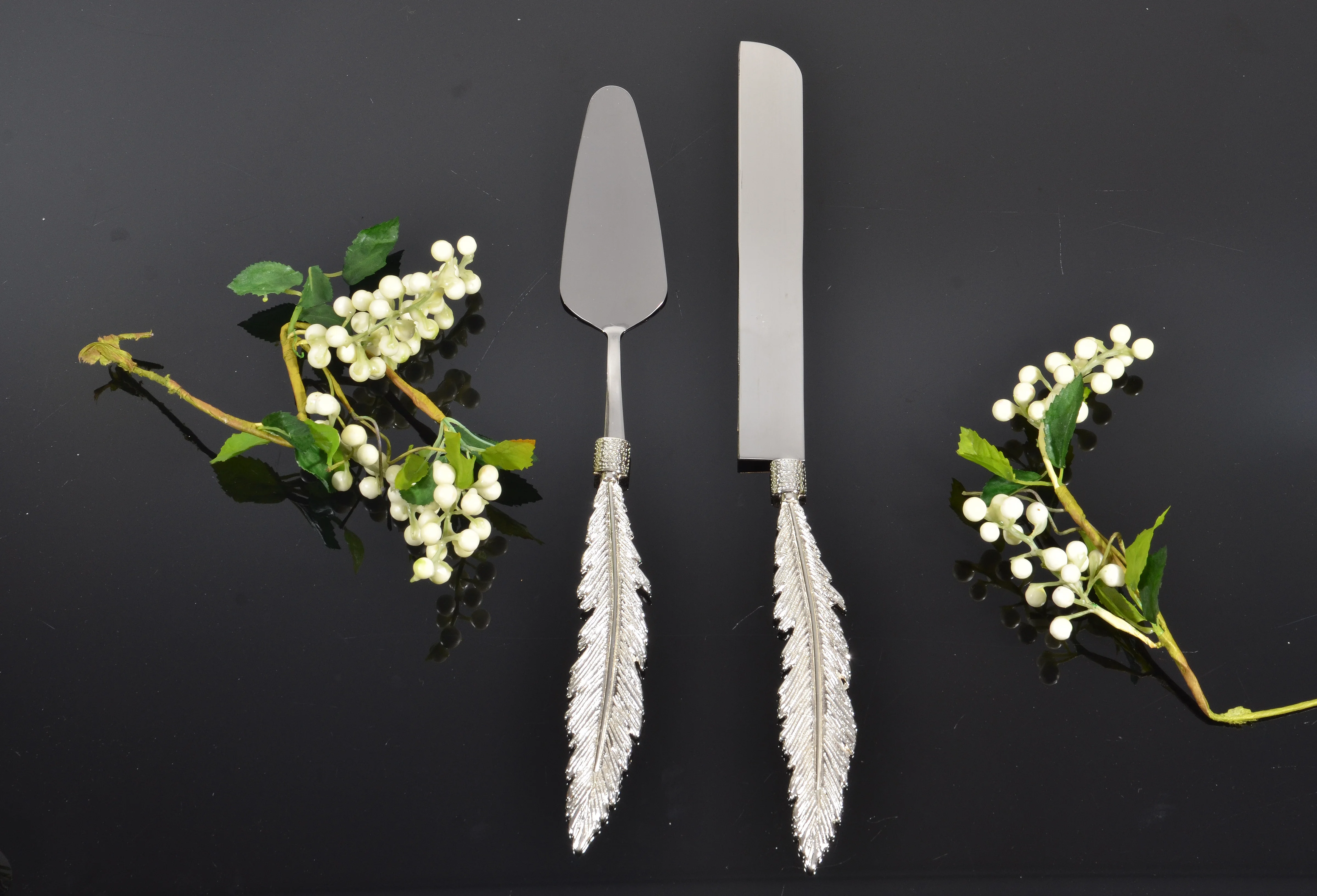 

2 Piece Feather Design Cake Service Set Gold Silver Colour Food Kitchen Party Use Home Decorative Accessories