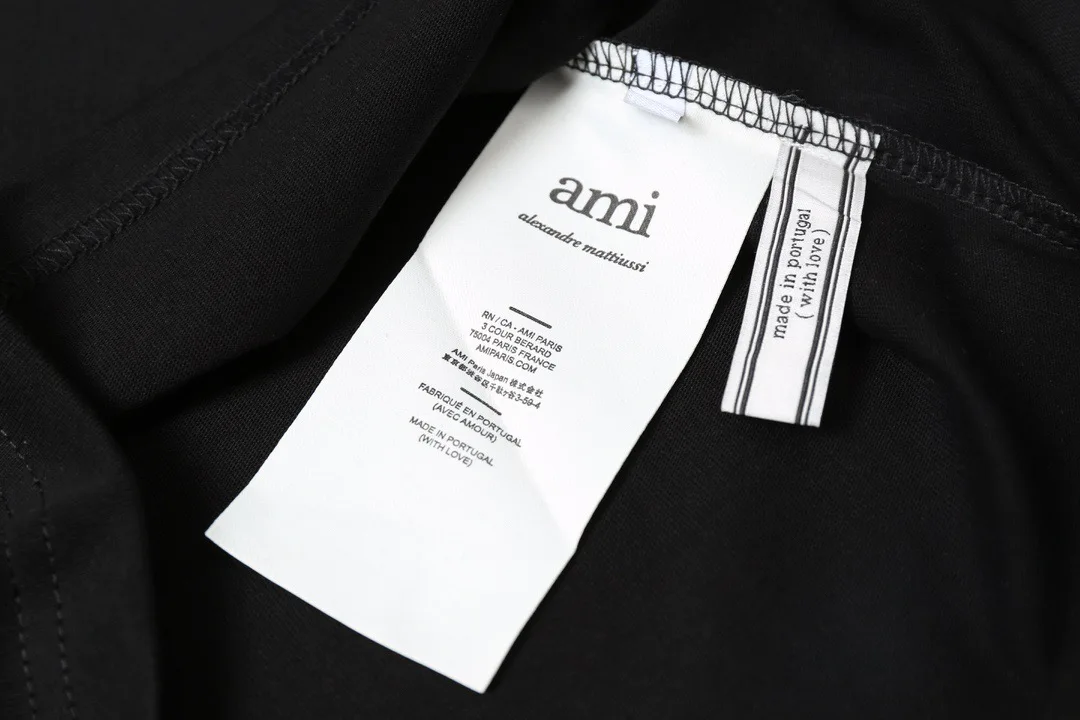 

21ss New luxurious brands design Ami Paris Black Cotton Tee Shirt Men Women Streetwear Sweatshirt Outdoor T-shirts