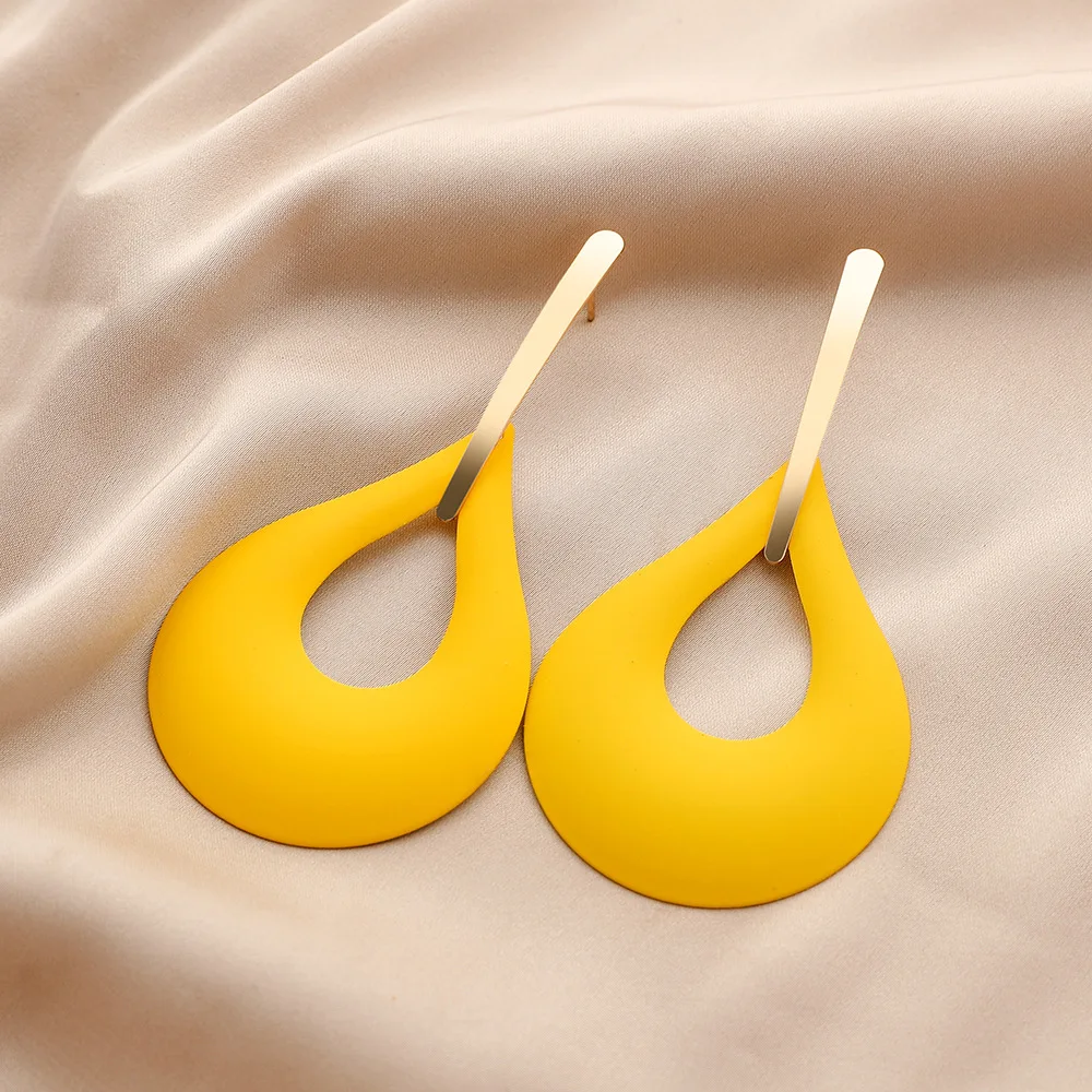 

New exaggerated big earrings personality metal baking paint water drop hollow female earrings fashion geometric earrings