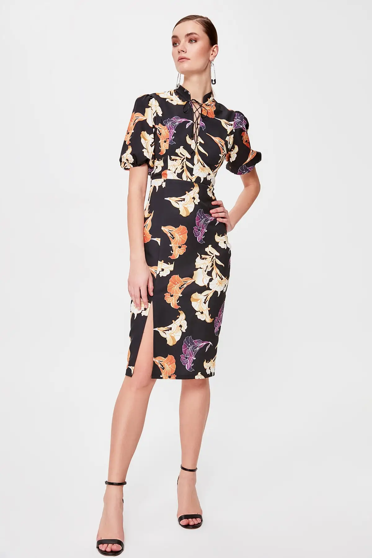 Trendyol платье с цветочным рисунком TPRSS20EL0211|Женские платья| |