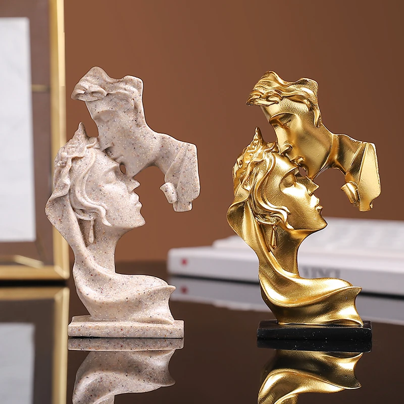 

Creative Couple Statue Desktop Ornament One Kiss Love Deep 2 Colors Optional Mini Resin Crafts Home Decoration Sculpture Model