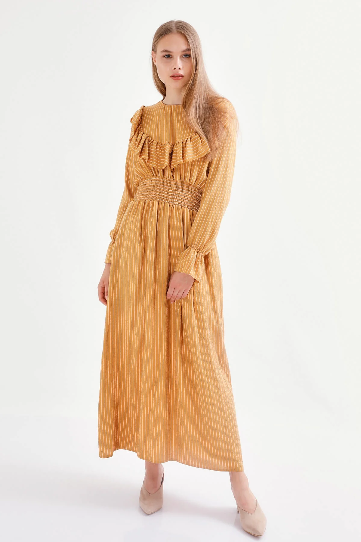 Платье в полоску с воланами-горчичное | Женская одежда