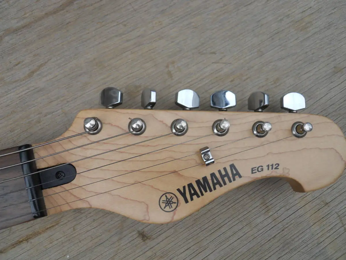 Декаль Логотип с Надписью на Гриф Гитары Yamaha EG112. Быстрая Доставка Всему Миру |