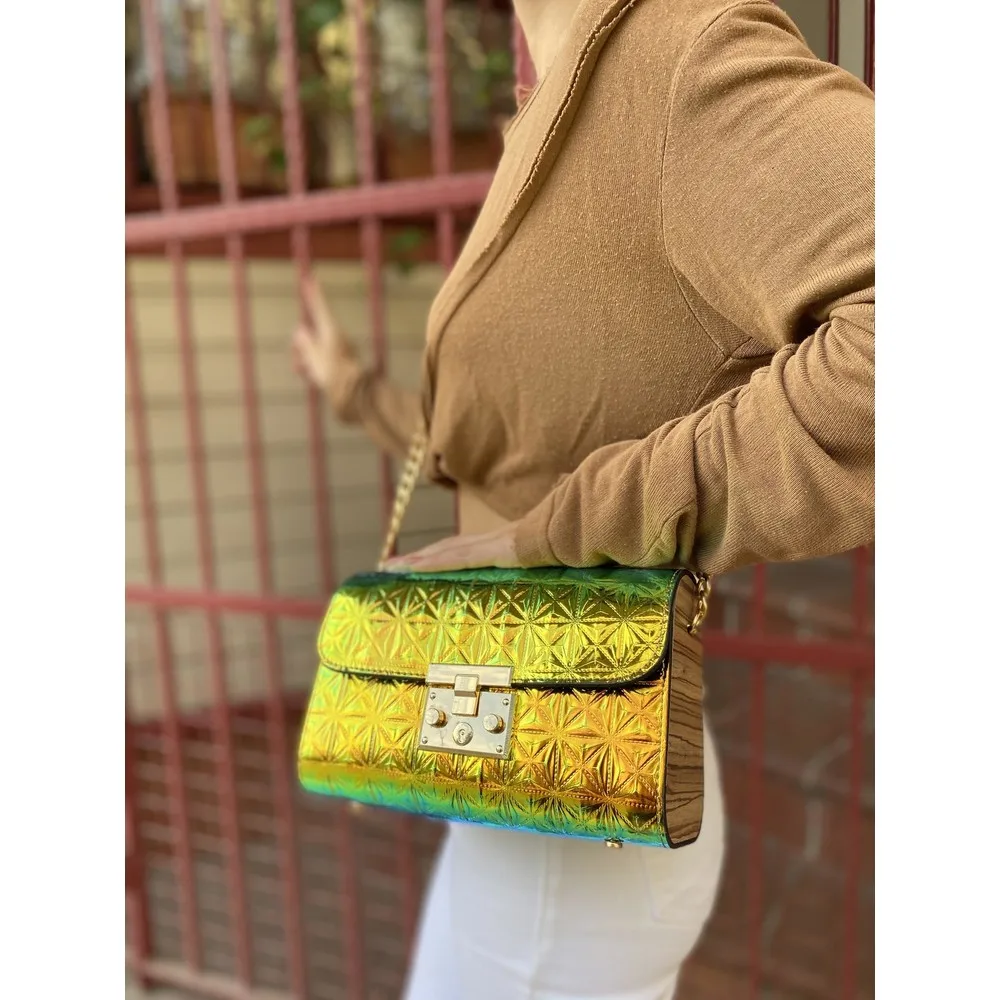 

Bag Thick Wooden Edge Lock Detailed Shoulder Bag