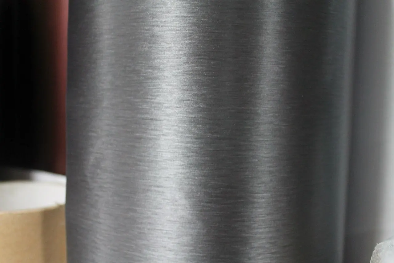 нержавеющая сталь aisi 304. плёнка avery brushed steel. пленка нержавейка. шлифованный алюминий серебро. пленка нержавейка.