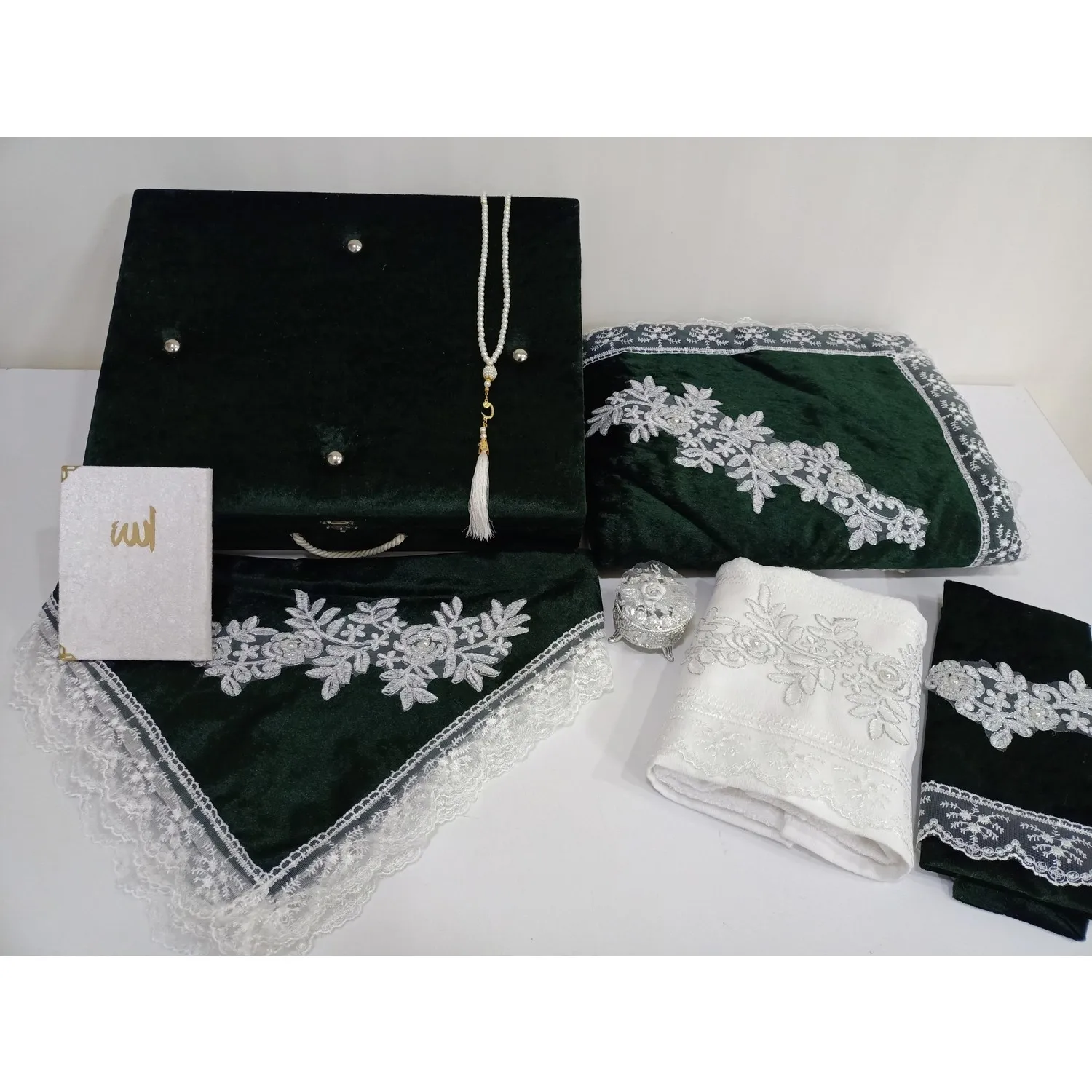 A WONDERFUL GIFT 8 Pieces Rugs Set With Emerald Chest Prayer Rug Set Dowry   MUSLIM PRAYER COVER EASY TO USE  FREE SHİPPİNG