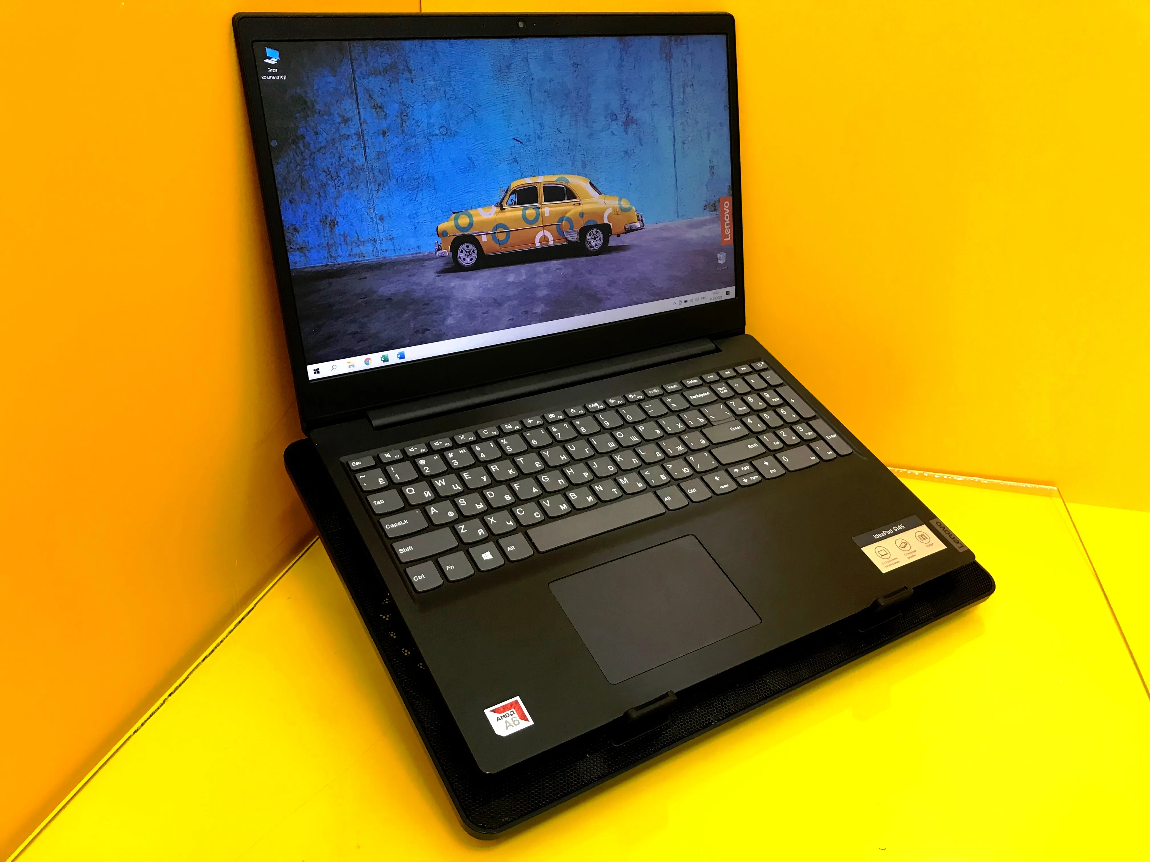 Laptop used Lenovo 15.6 &quot 1920x1080 AMD a6-9225 3.10GHz Radeon R4 graphics 4GB SSD 256GB |