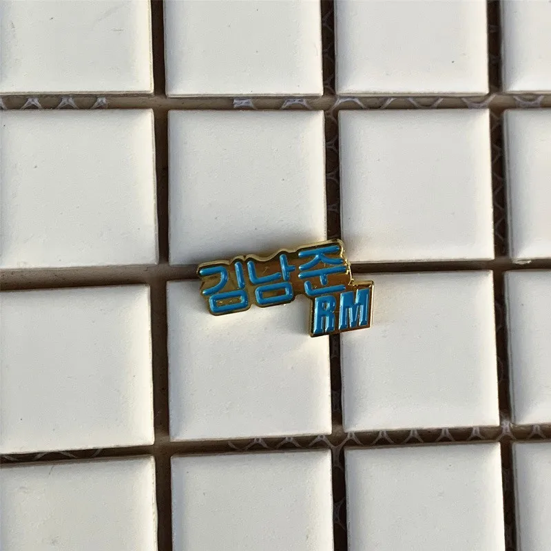 Metal Brooches Pin Bangtan Boys Broche Male SEVENTEEN TWICE GOT7 Lapel Pin BLACKPINK JIMIN JUNG KOOK V SUGA RM EXO Brooch YH368 - Окраска металла: RM