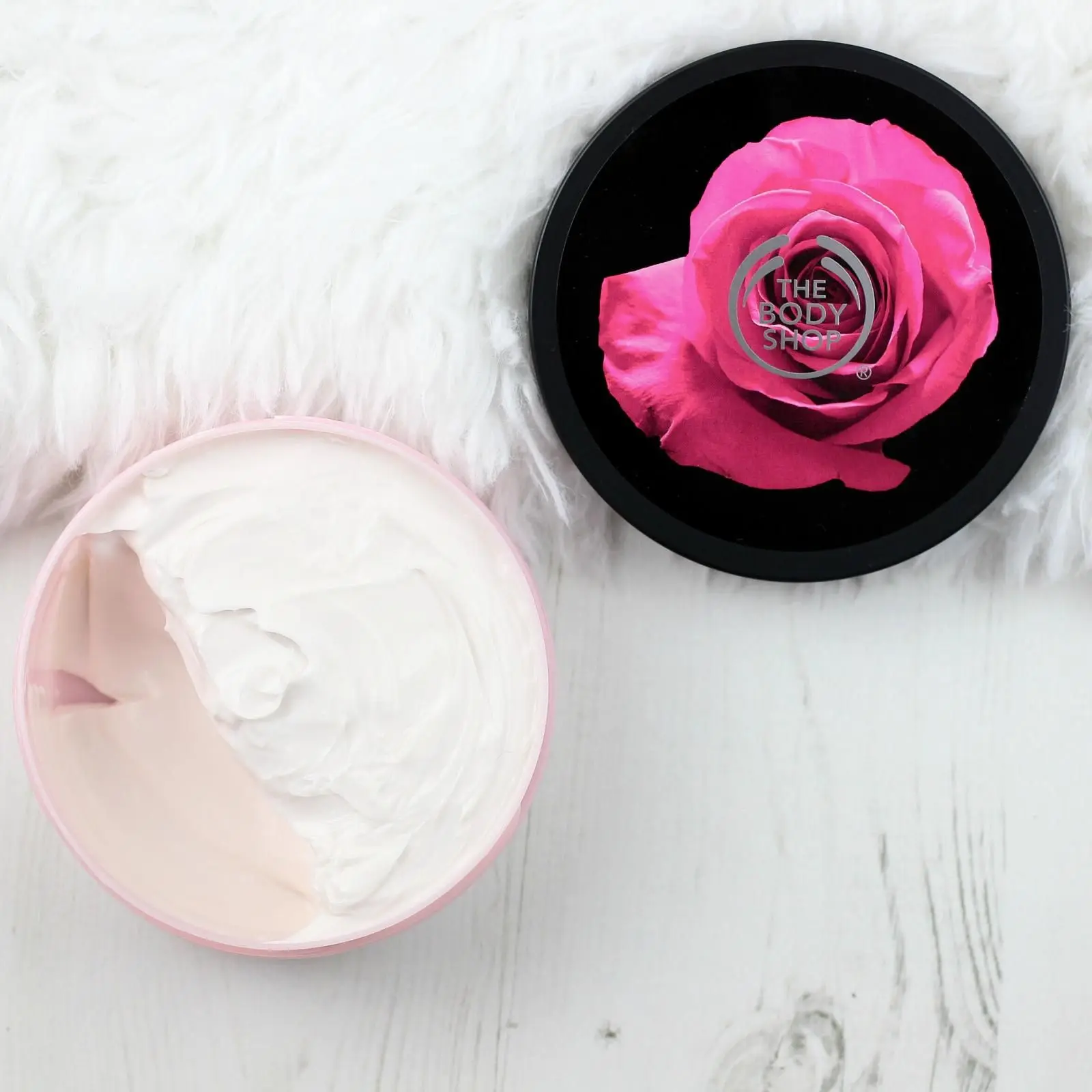 Британское масло для тела из роз The Body Shop 200 мл увлажняющее питательное питание