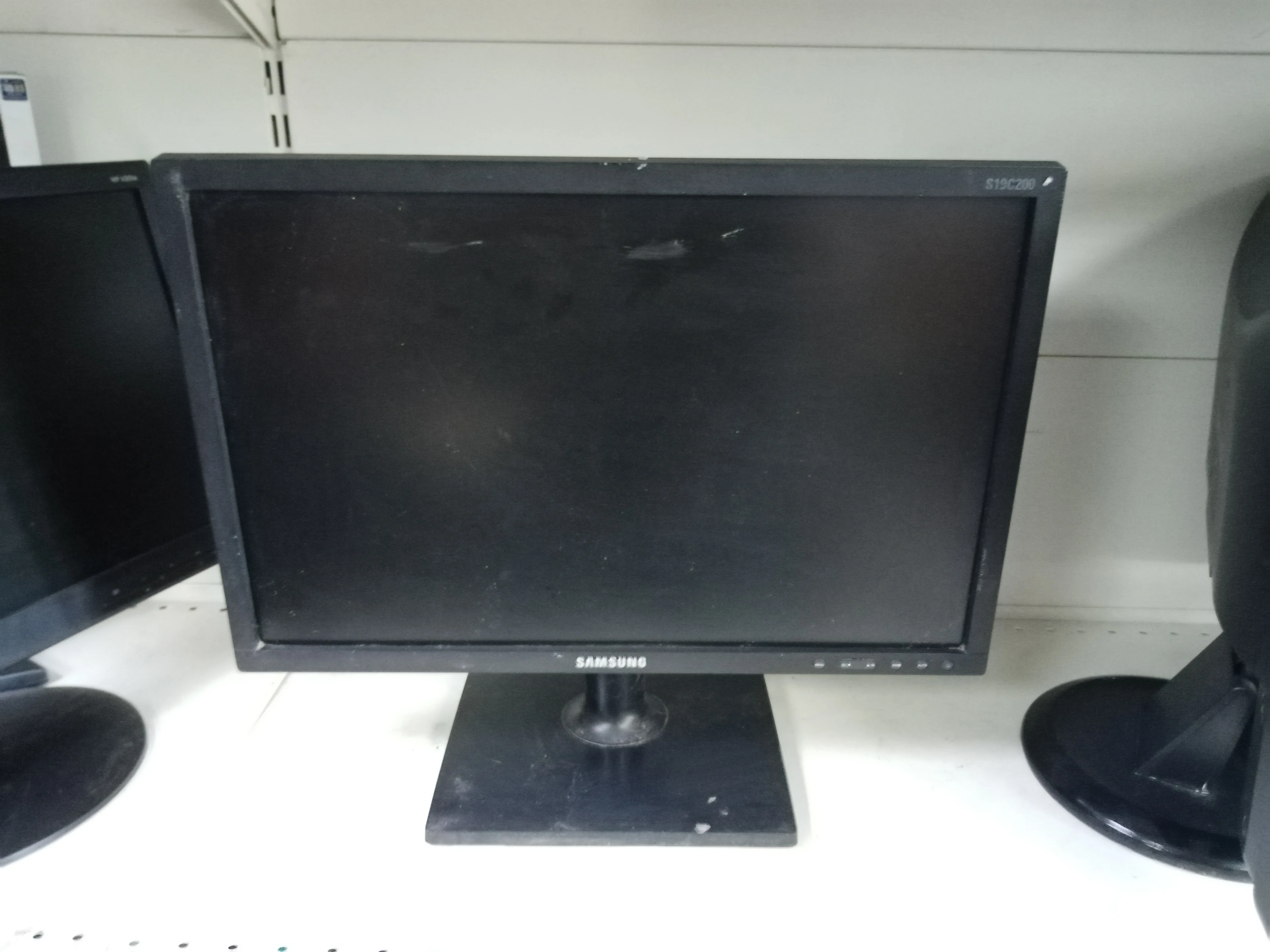 19&ampquot ЖК монитор Samsung S19C200BW (LCD 1440x900 D-Sub DVI) Б/У | Компьютеры и офис
