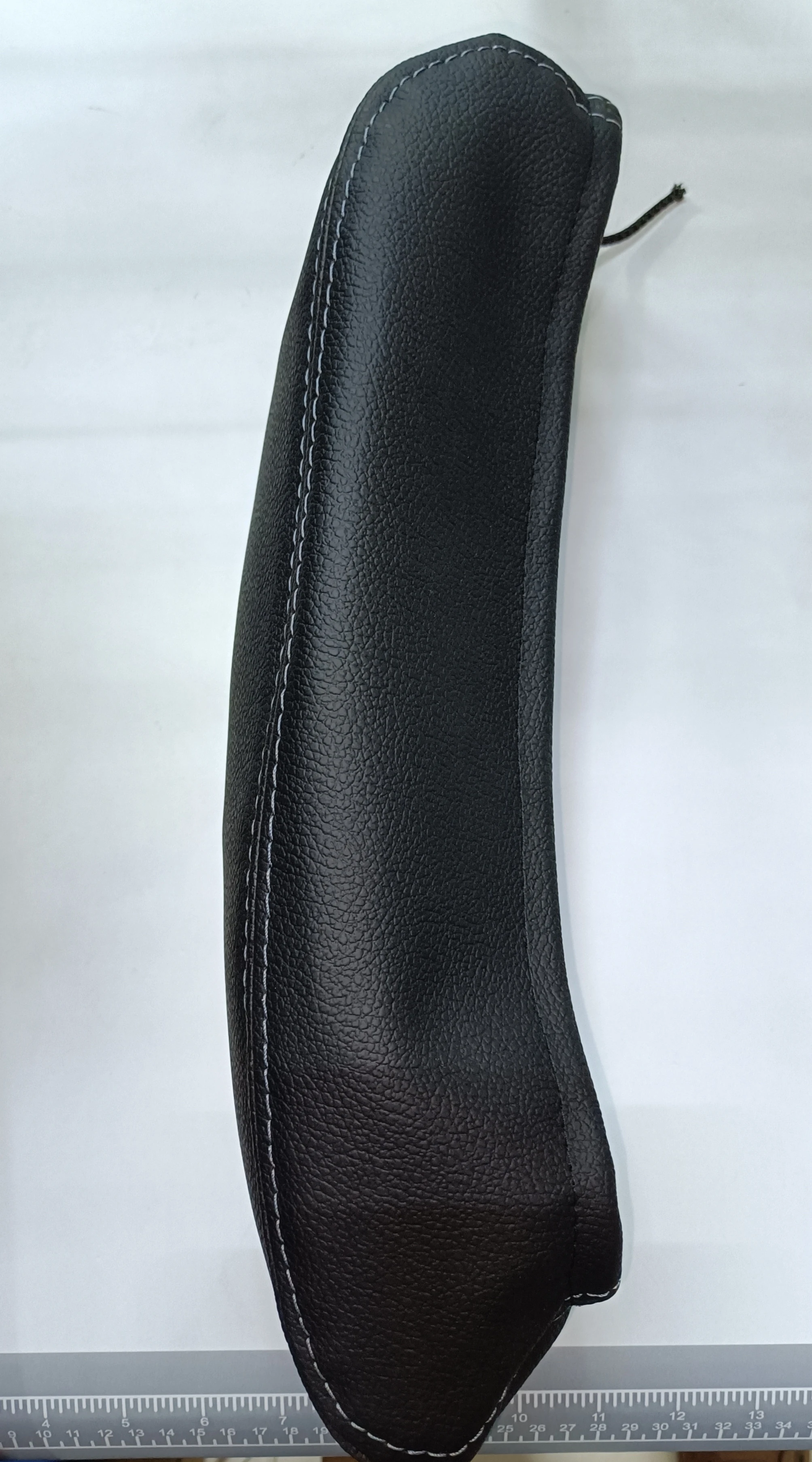 Для Lada Vesta X-Ray Cross Largus 2021 чехол на подлокотник консоль Подушка-накладка Сверху