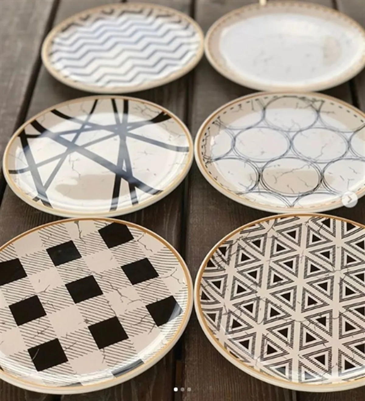 

26cm Real White Geometric Pattern Serving Plate Porcelain Charging Plate Ceramic Dinner Plates Decorative Serving Plate Pastry