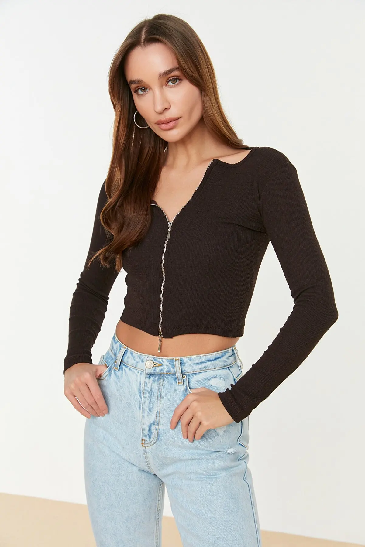 

Brown Zipper Knitted Blouse TWOAW22BZ0598