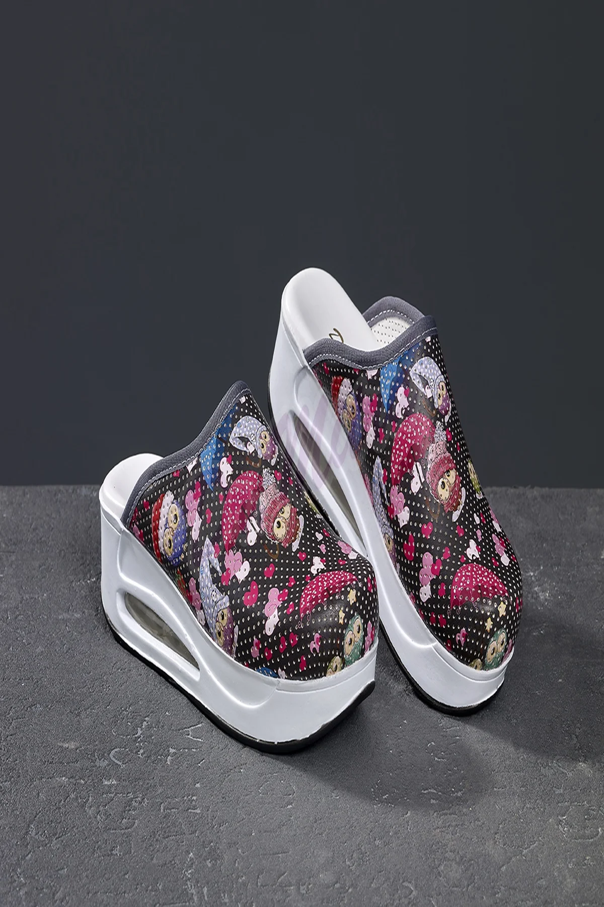 

2022 New Orthopedic Sabo Women Slippers Sandals Shoes Nurse Doctor Hospital Medical Casual Quality Soft Comfort Anti-Slip Clogs