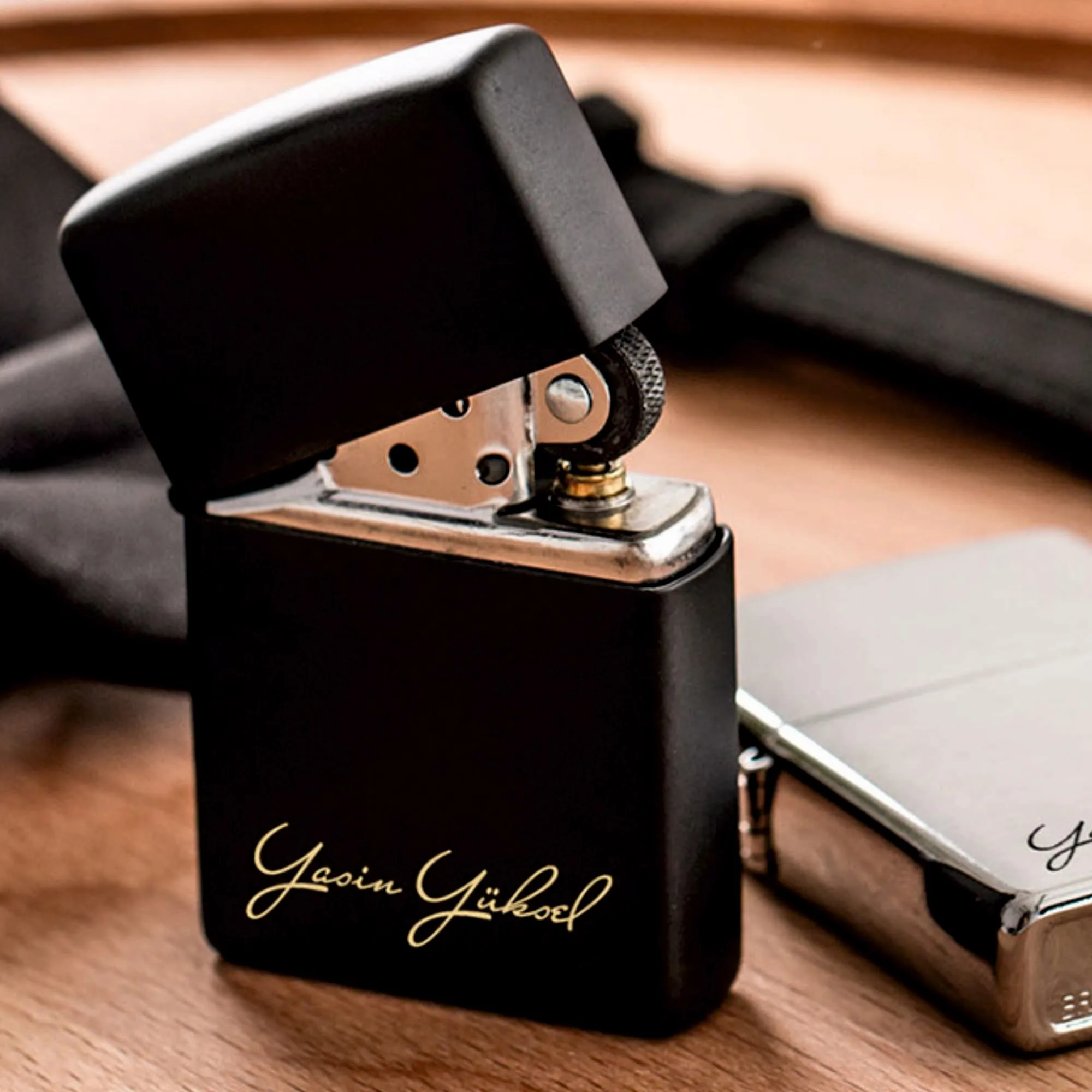 

Персонализированная металлическая бензиновая зажигалка Zippo на заказ, роскошная зажигалка с фотографией и напечатанным именем, бензиновые ...