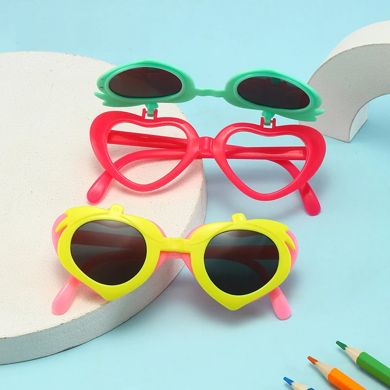 

Red Yellow Heart Kids Sunglasses Children Blue Green Flip Sun Glasses Girls Boys Baby Trends 2021 Gifts Fashion Colored Lenses