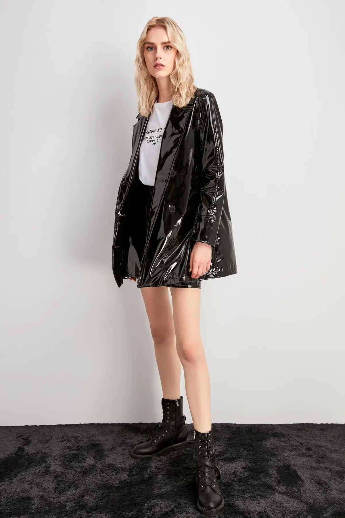 Trendyol яркий из лакированной кожи Искусственная кожа Тренч TWOAW20TR0026|Женские плащи и