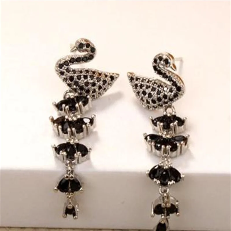 

Elegant Black Swan Zircon 925 Silver Pin Female Earrings