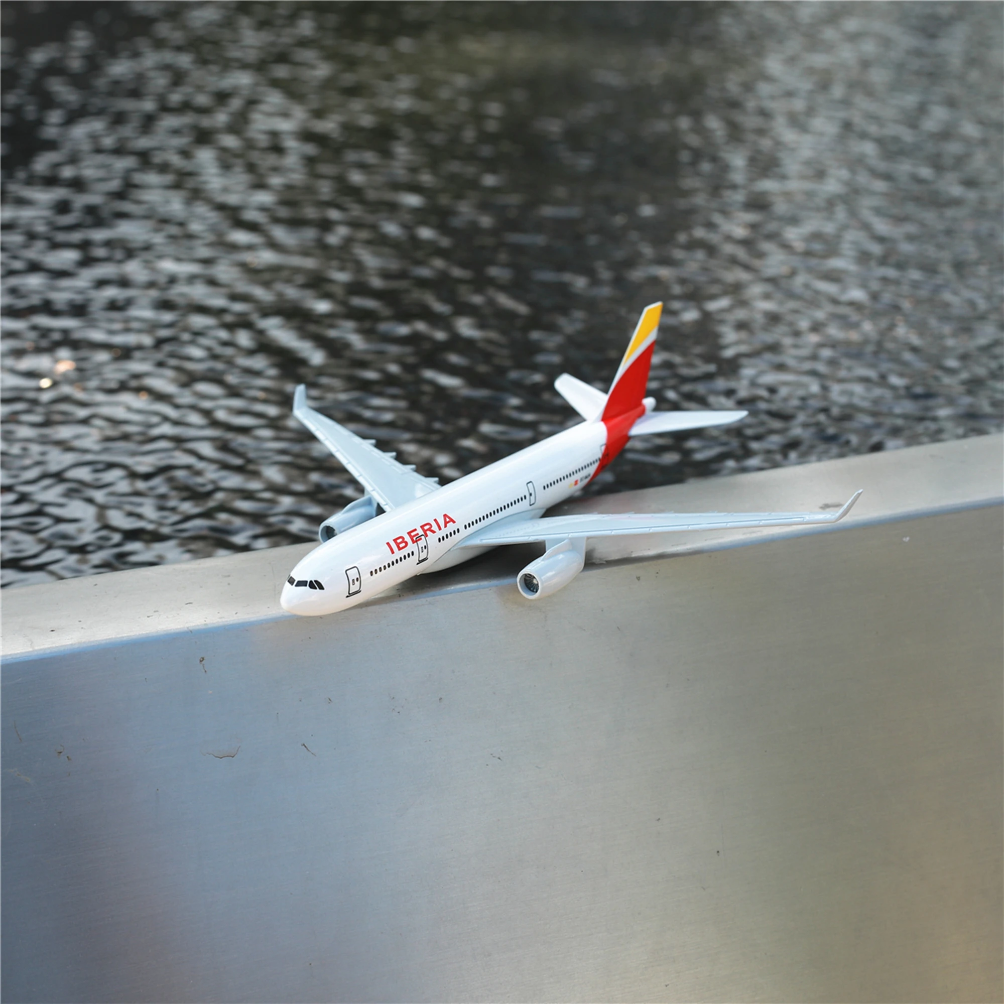 

Iberia 330 Модель самолета 6 "металлический самолет литье под давлением Мини Мото коллекция Eduactional игрушки для детей