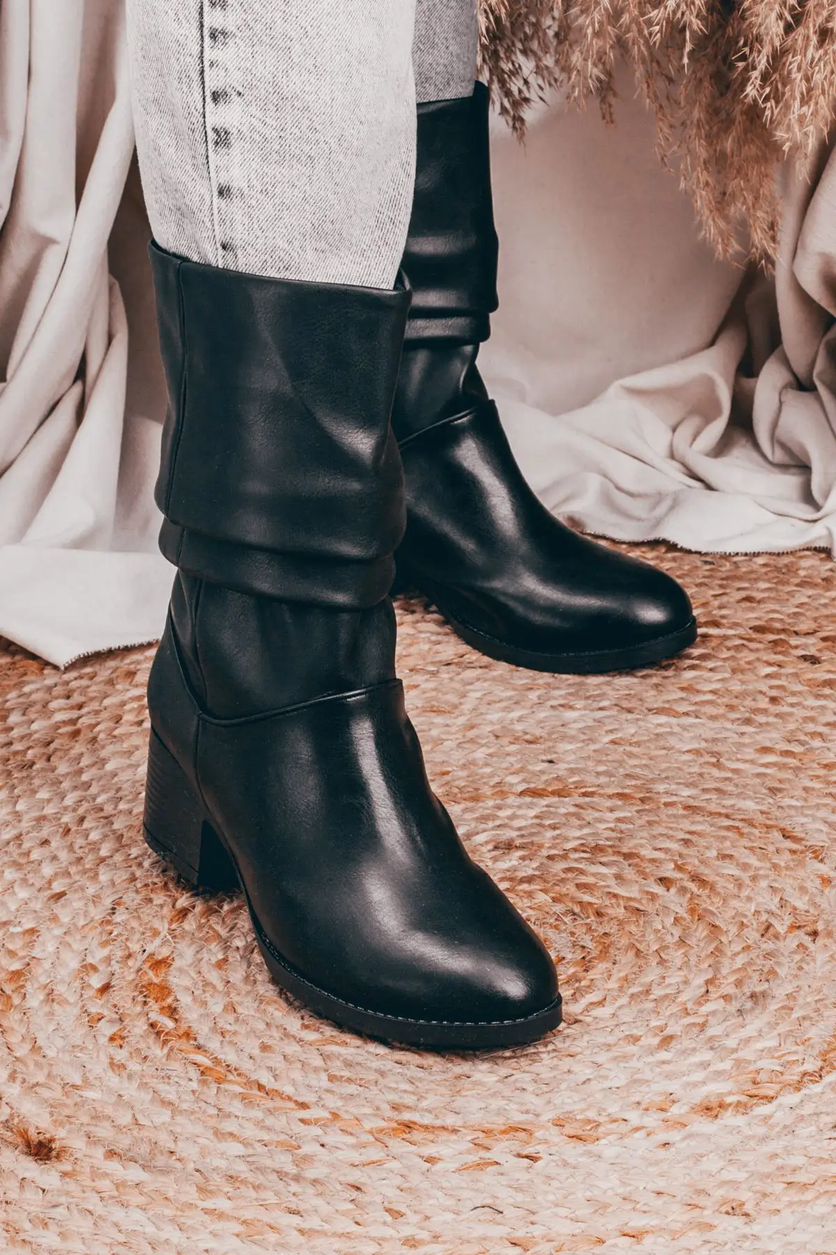 

Black Color PU Leather New Season 2021 Winter Autmn Fashion Stylish Comfortable Standard Mold Women Lady Boots