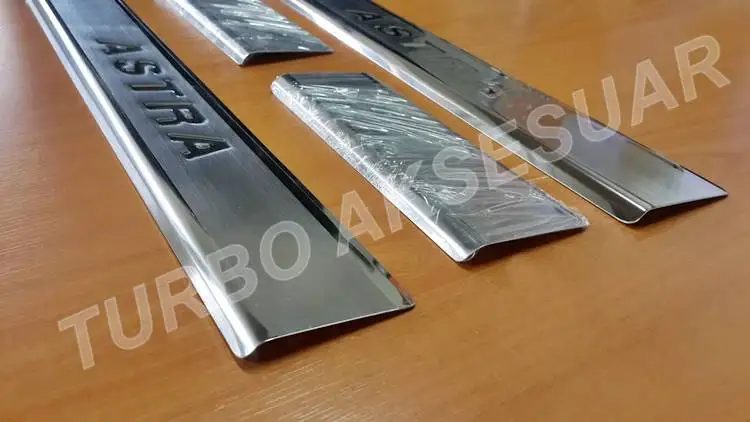 

Opel Astra-K Sedan Chrome Door Sill 4 Pr. (2016-2017)