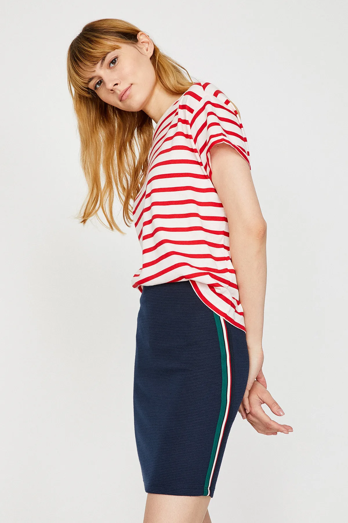 Koton Женская темно-синяя мини-юбка с нормальной талией узким вырезом 8 YAK73685EK |