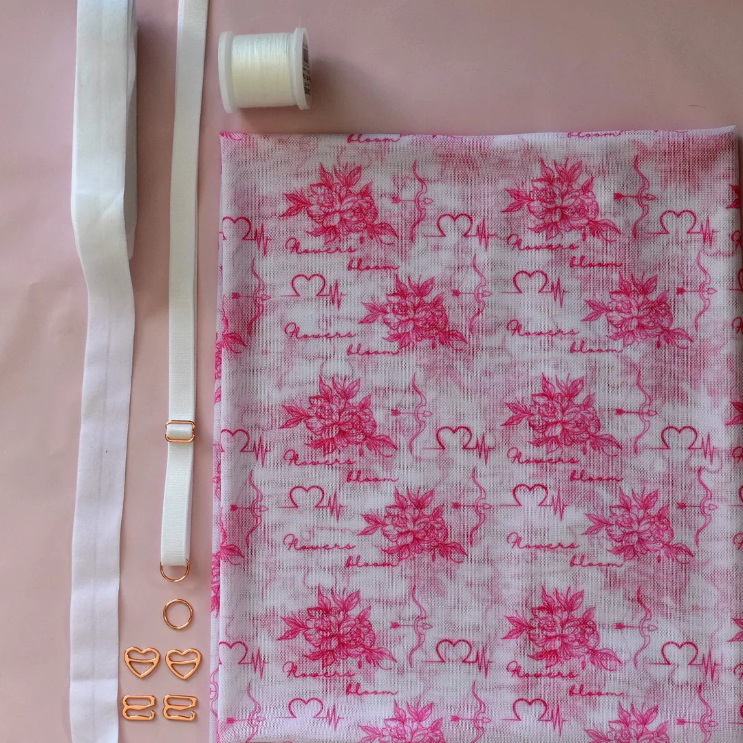 Дизайнерский набор для пошива комплекта состоящего из бюстгальтера-бралетта и