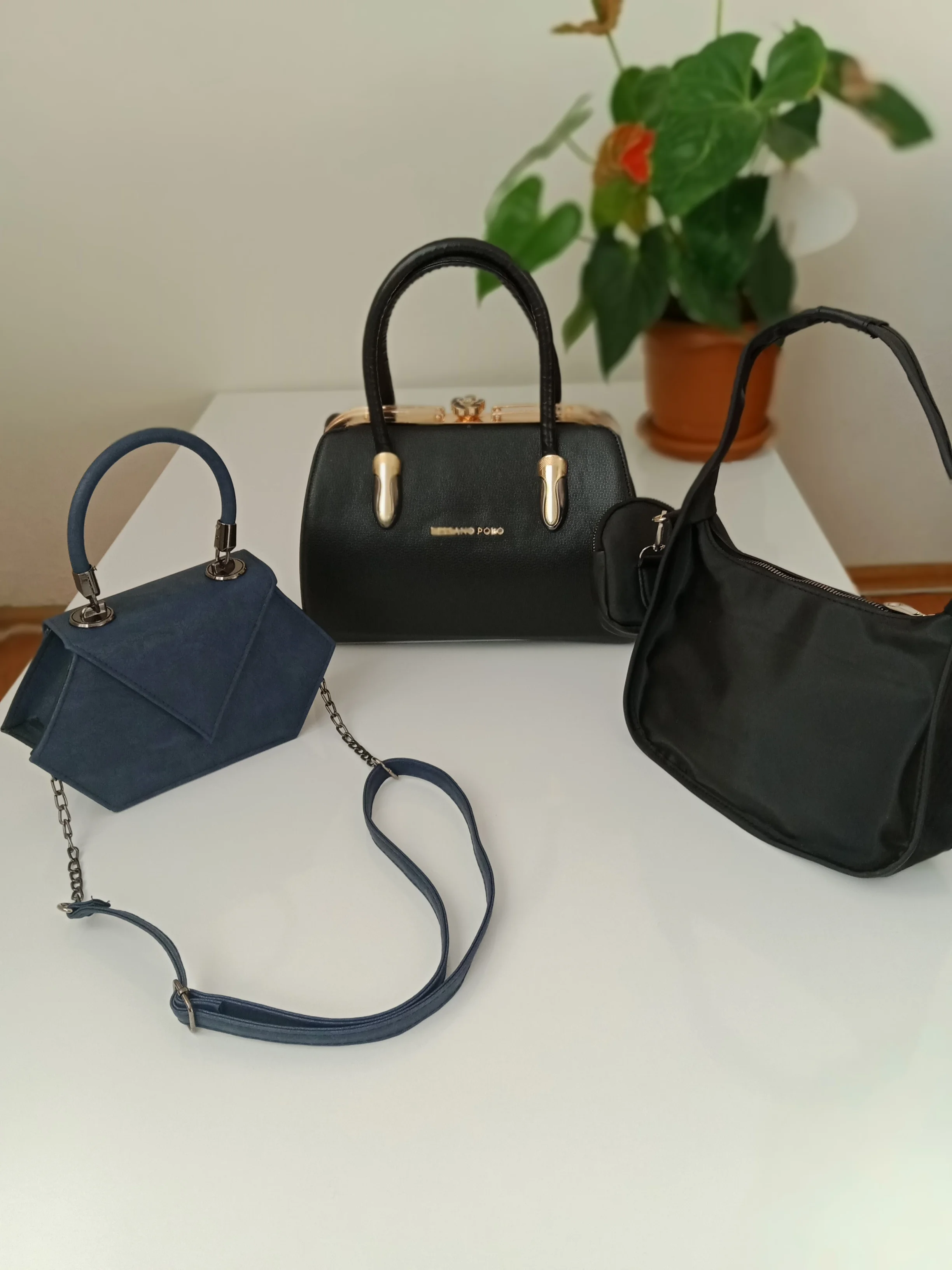 

Three bags in one Ladies bag Classic bag Sports bag Elegant bags Hand bag Shoulder messenger bag Stylish bag 2021 model moda