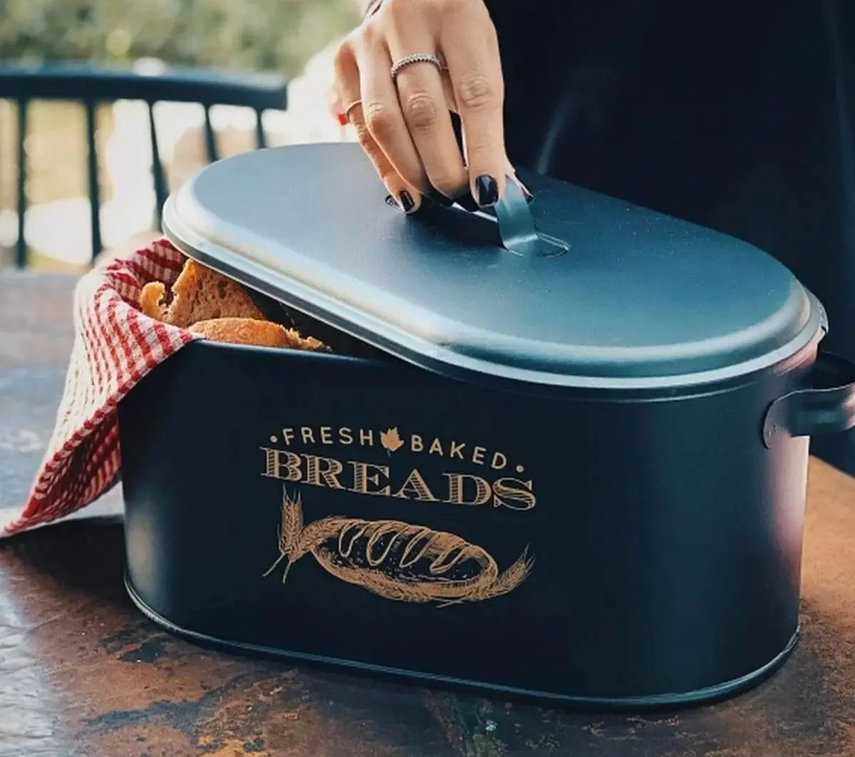 

Bread storage container Metal stylish appearance Takes up little space Fruit storage Kitchen Breakfast Food Bread fresh stays