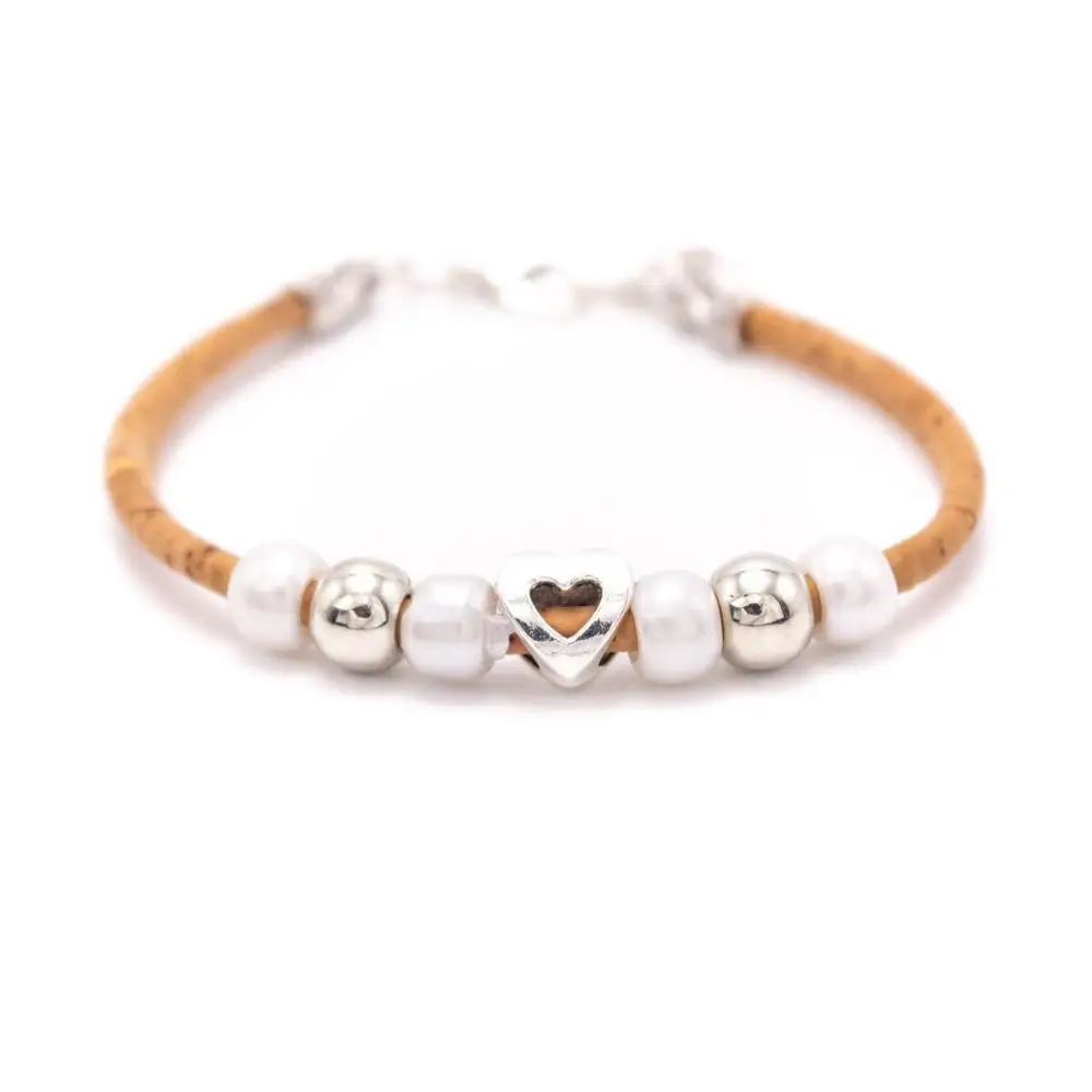 Женский браслет ручной работы из натуральной пробки с бусинами в форме