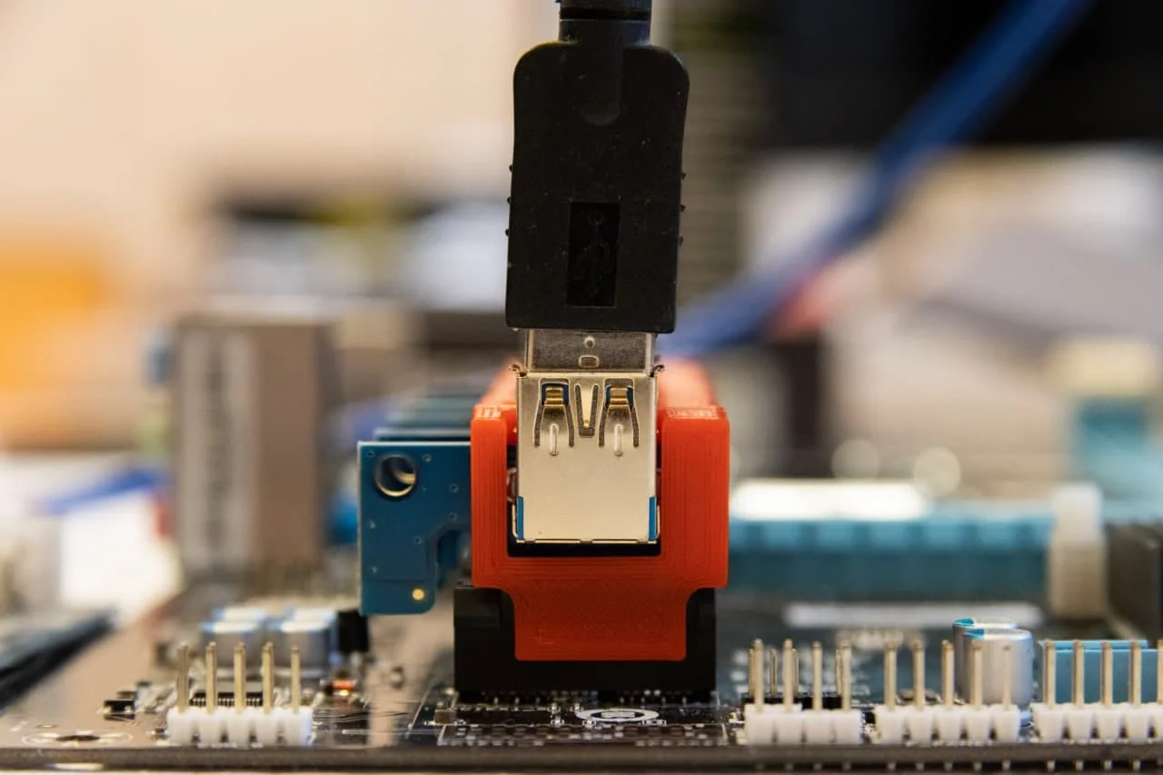 Райзер фиксатор крепление локер Riser PCI E x1 x16 для видеокарт вертикальный|Платы