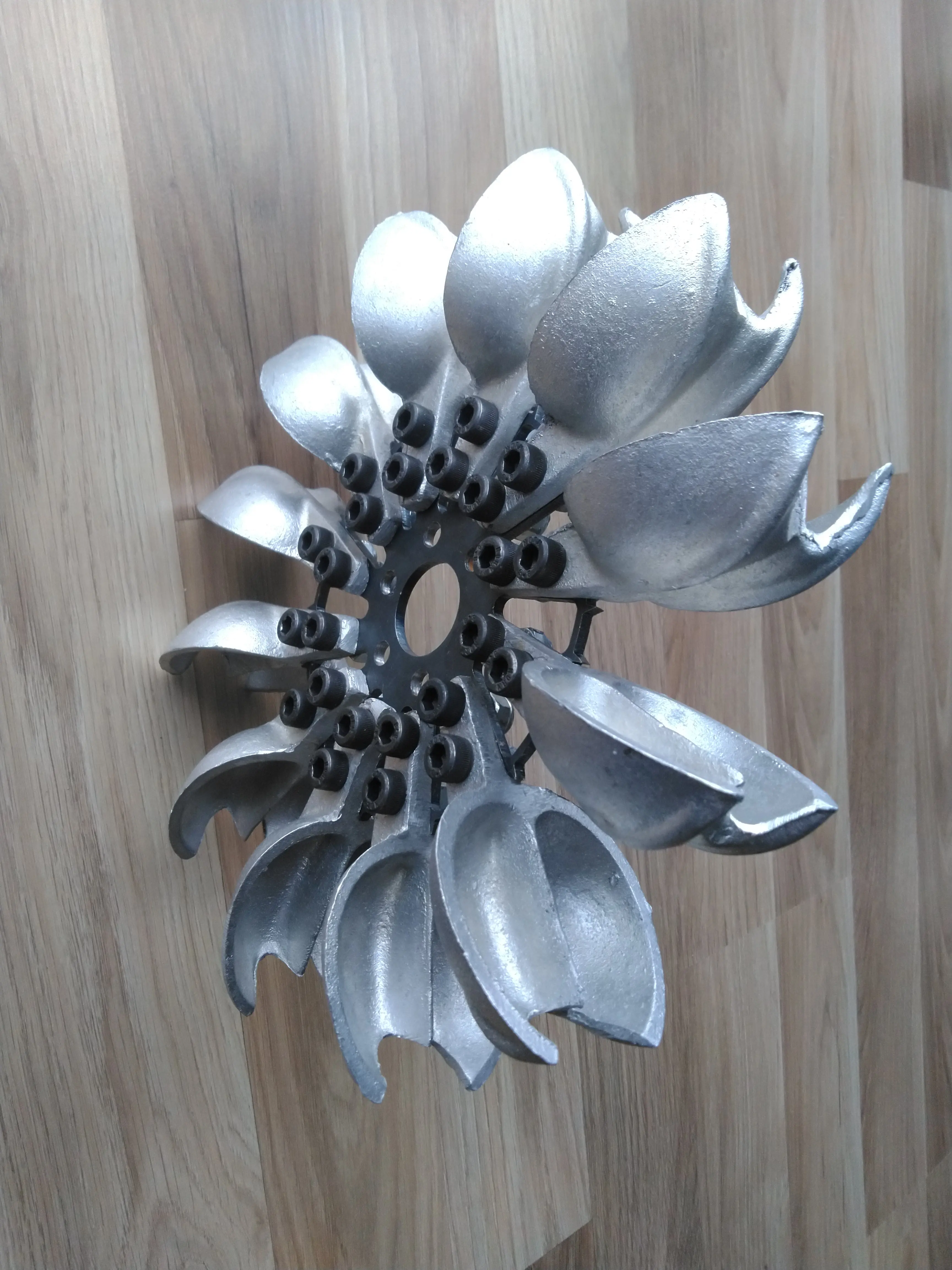 Водяное турбинное колесо Pelton с 12 алюминиевыми ложками внешний диаметр = 270 мм и 10 63