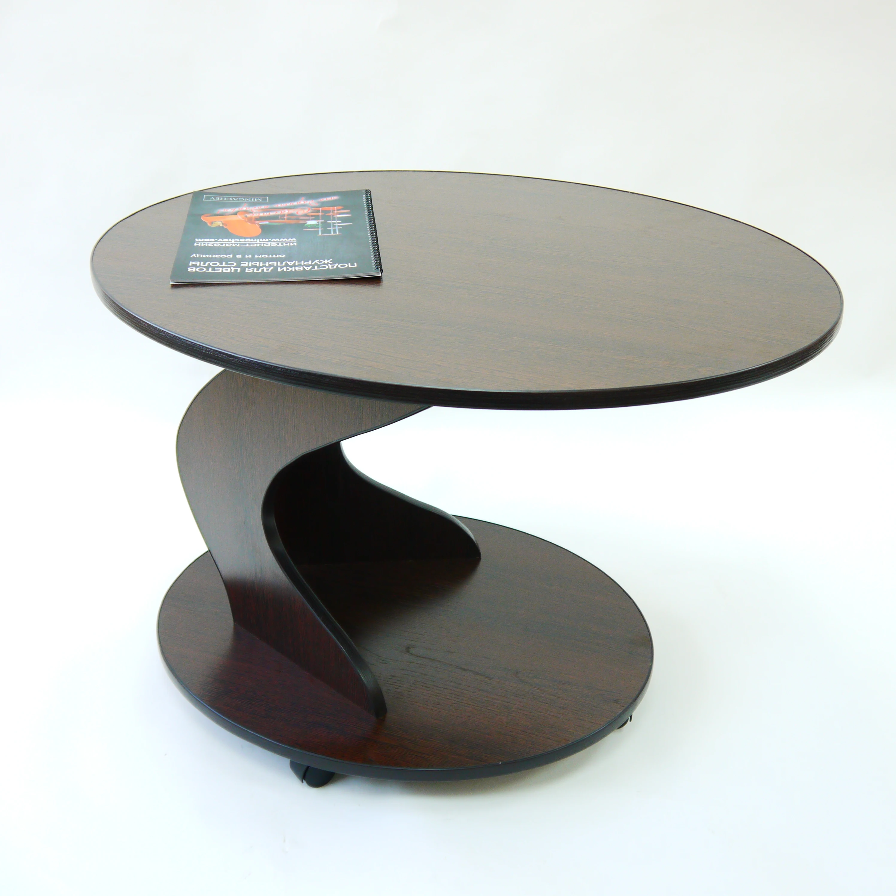 Передвижной журнальный стол Савва на колесиках.