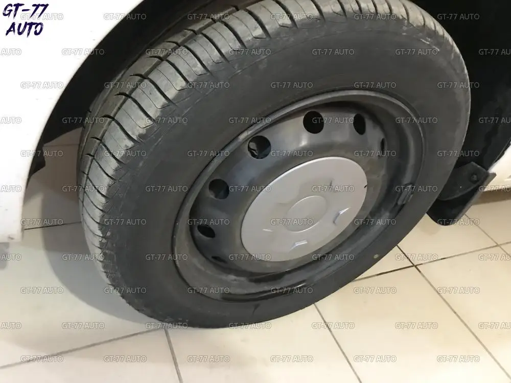 Защитные колпаки на колеса для Lada Vesta 2015 цвет серый штатных дисков R15 4*100 молдинг